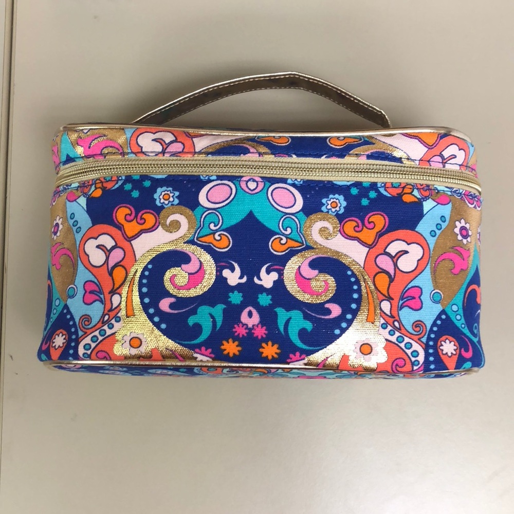 traveling makeup bag